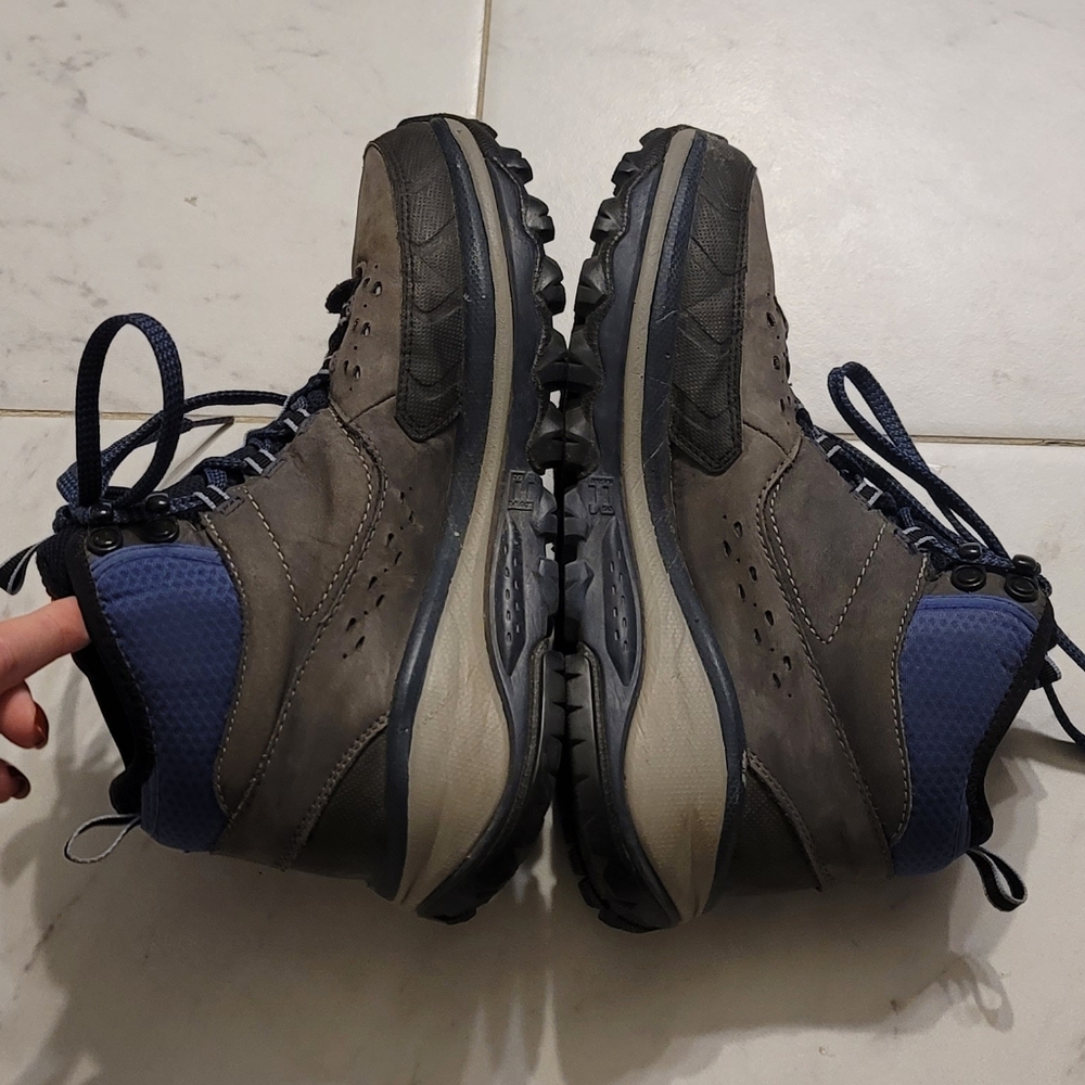 HOKA ONE ONE WOMEN TOR SUMMIT MID WP HIKING BOOTS - Picture 3 of 6